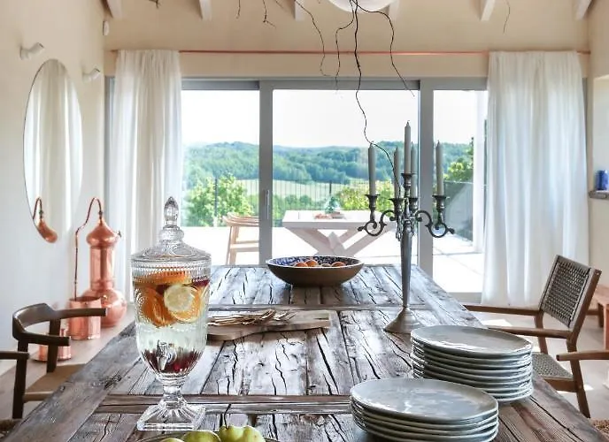 Polna Hill ホテル *